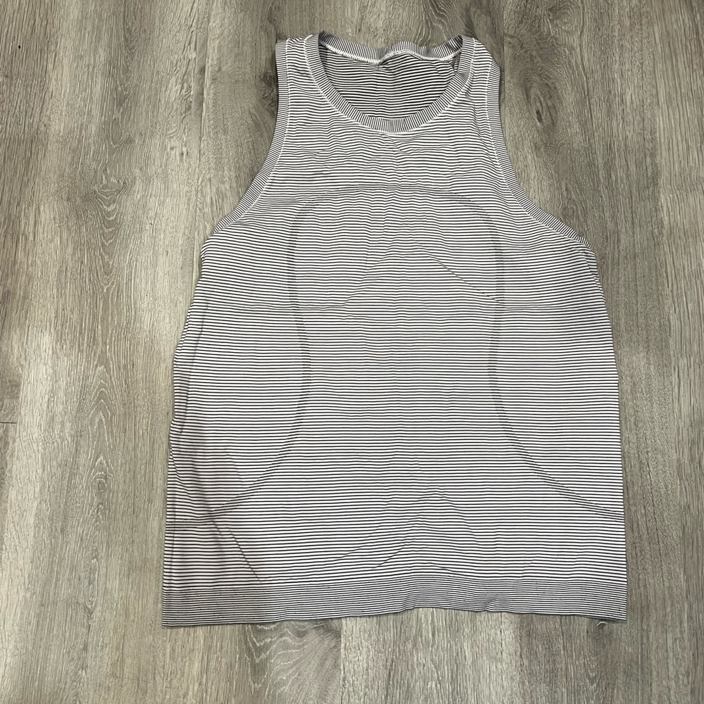 Lululemon swiftly muscle tank size 10